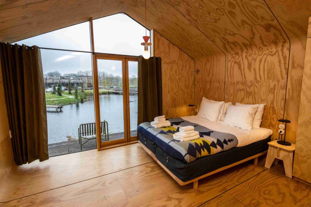 Custom Psilocybin Retreats